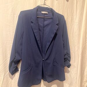 89th & Madison Navy Blazer